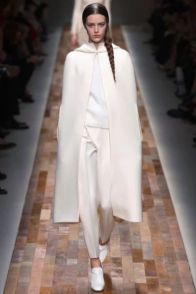 Look 11